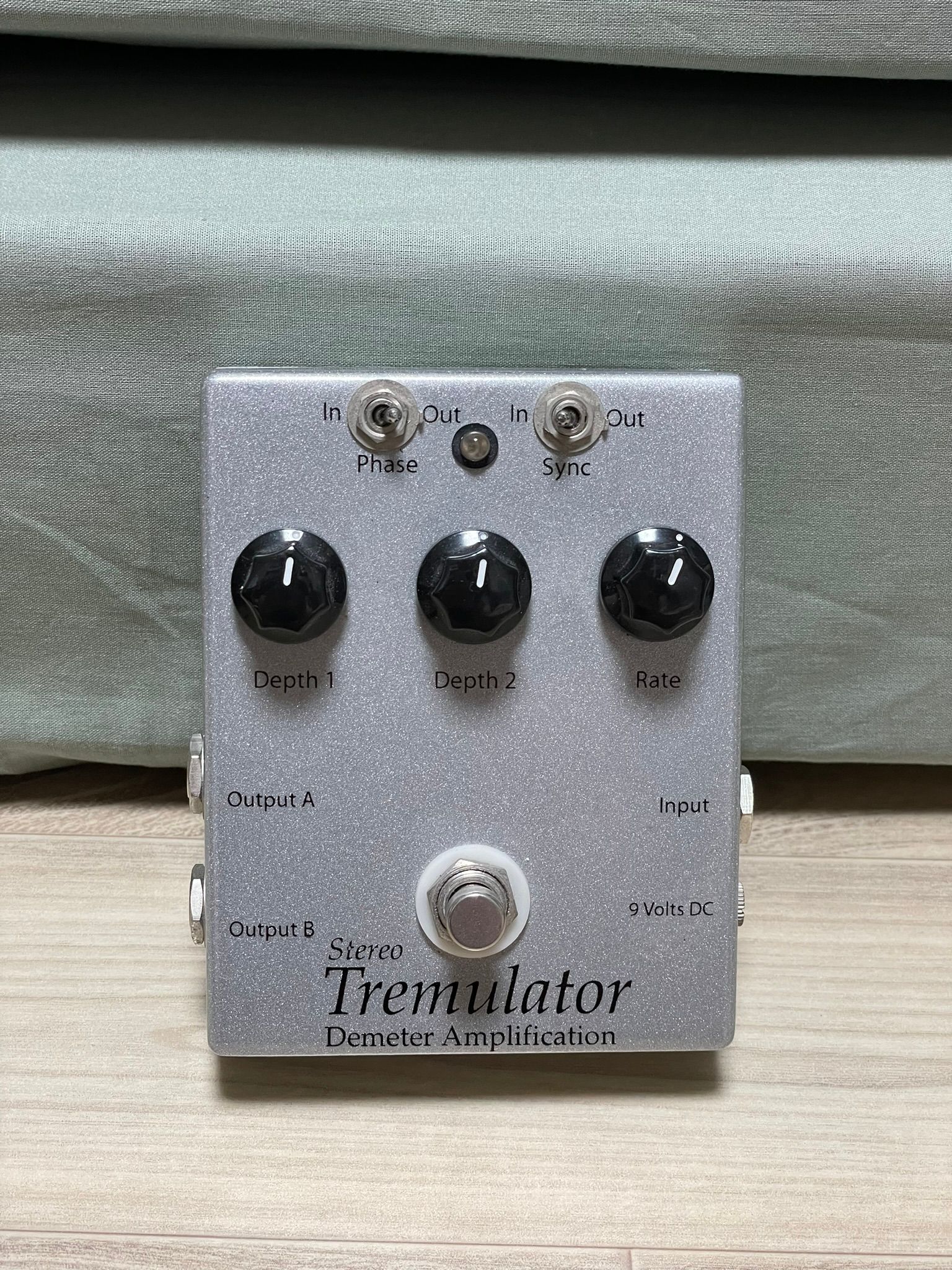 Demeter Reverbulator (거래중)Demeter Stereo Tremulator trm 2s 디미터 스테레오 트레뮬레이터 (트레몰로)팝니다. | 중고악기 뮬