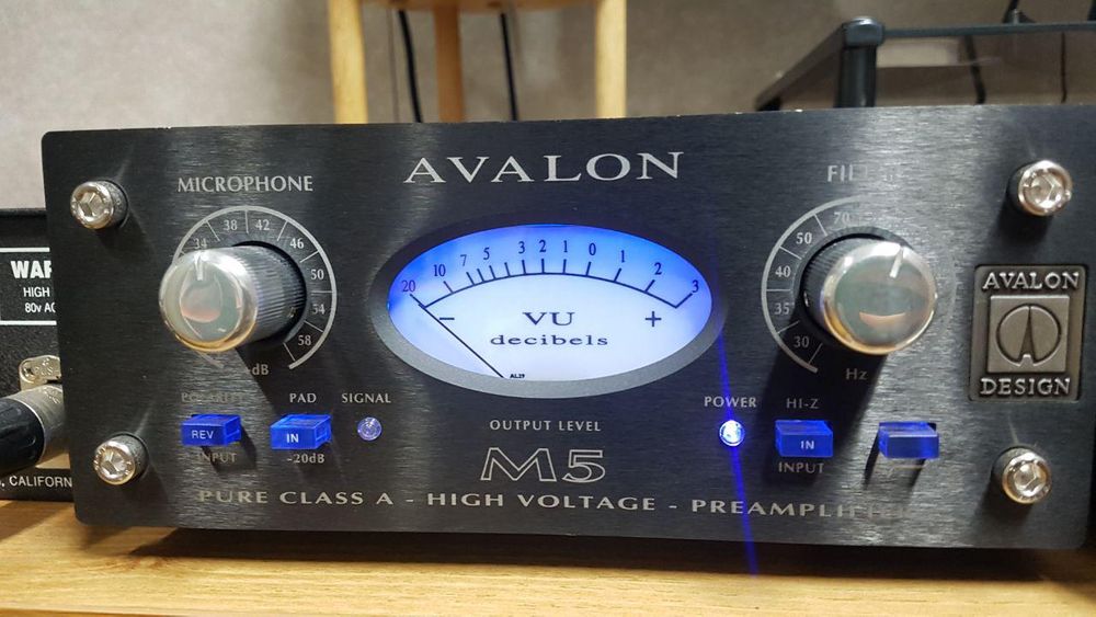 아발론 프리앰프 AVALON M5 PREAMP(Black Anniversary Edition)판매. 중고악기 뮬
