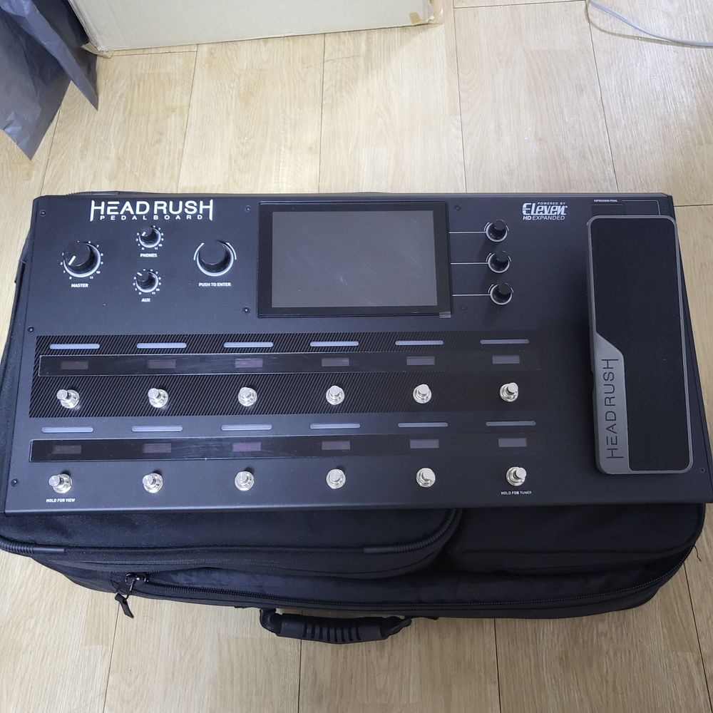 (급매, 가격인하)헤드러쉬 페달보드 + 정품 백팩 판매합니다 Headrush Pedalboard (+ Ambient Worship RIG, +유료 IR) 중고악기 뮬