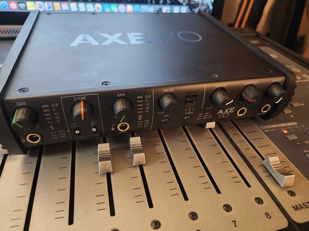 아마도 국내최저가, 각개 판매 가능 Axe i/o, Amplitube 5 Max V2 중고악기 뮬