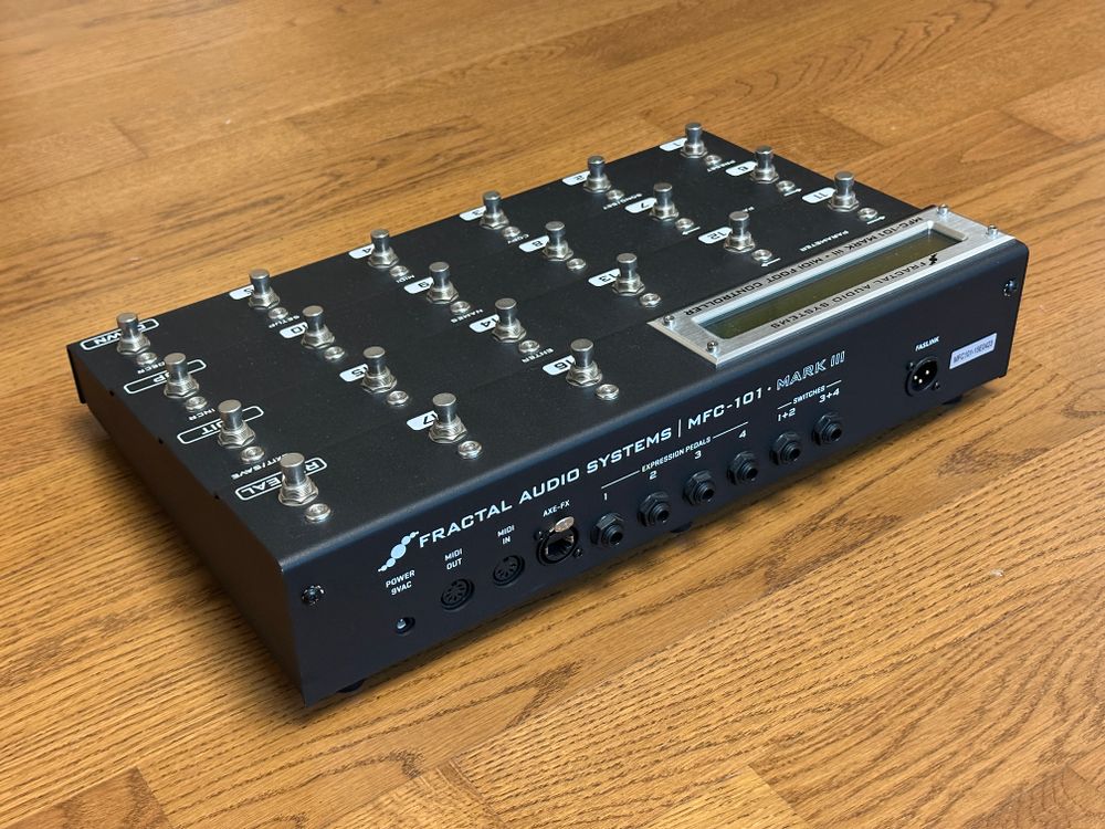 Fractal Audio Systems MFC-101 mark 3 (Axe-FX II 용 미디 컨트롤러