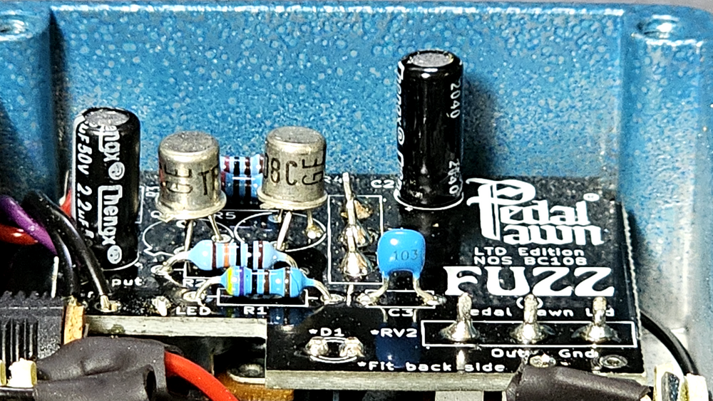 판매) 페달폰 퍼즈 Pedal Pawn LTD EDITION FUZZ BC108 | 중고악기 뮬